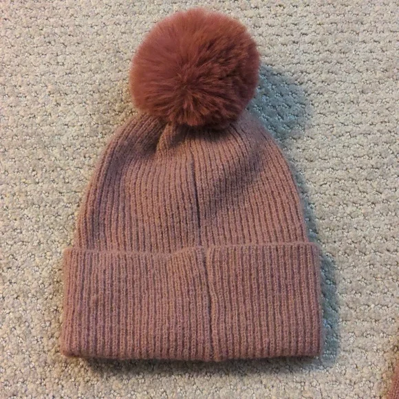 Lauren Conrad Pink Hat and Mittens Set NWT - Picture 3 of 6